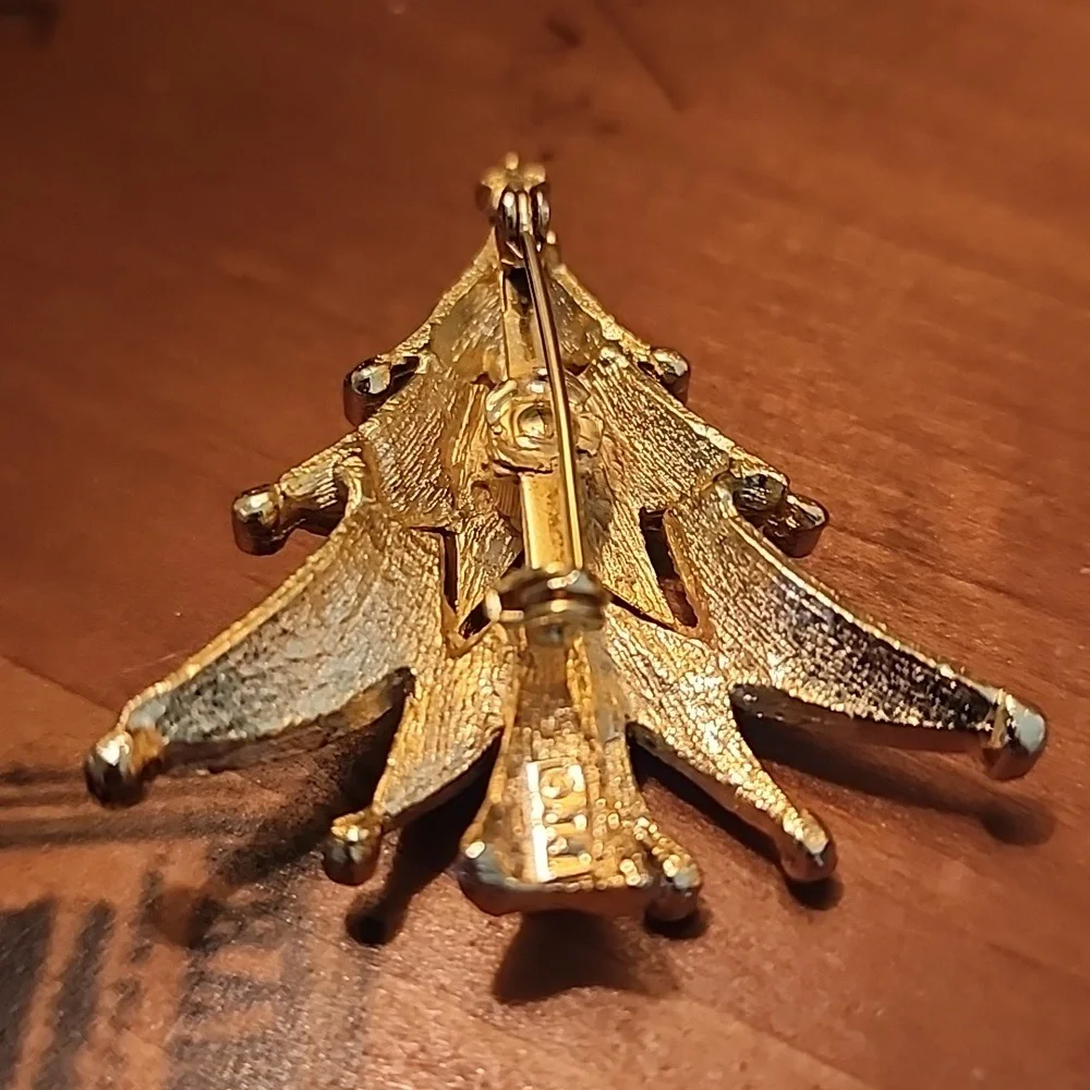 VTG Jonet Jewelry gold Christmas Tree Brooch